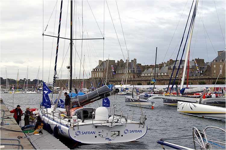 safranmonocoque60piedsskippermarcguillemotcestlancienkingfisherdhelenmacarthur1reen2002.jpg