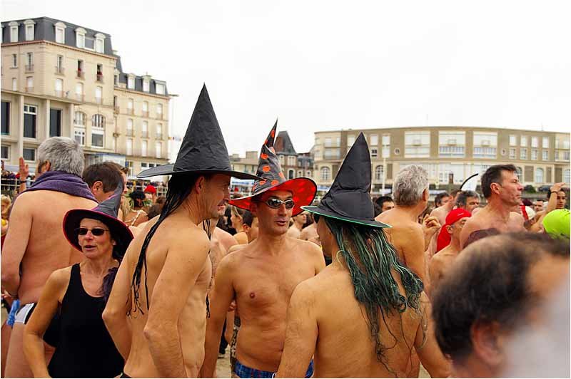 cestautourdeschapeauxpointus.jpg